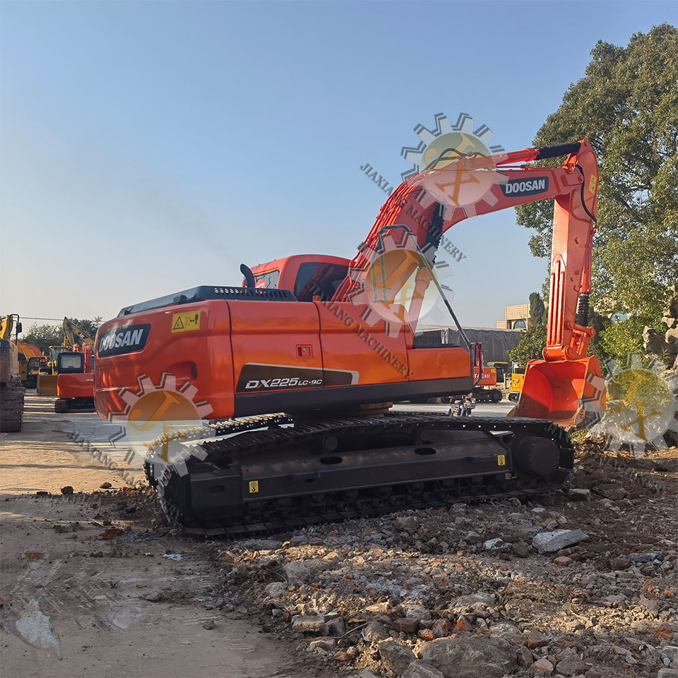 DOOSAN Doosan DX225LC Crawler excavator - Telakaivukone: kuva DOOSAN Doosan DX225LC Crawler excavator - Telakaivukone DOOSAN Doosan DX225LC Crawler excavator - Telakaivukone: kuva DOOSAN Doosan DX225LC Crawler excavator - Telakaivukone