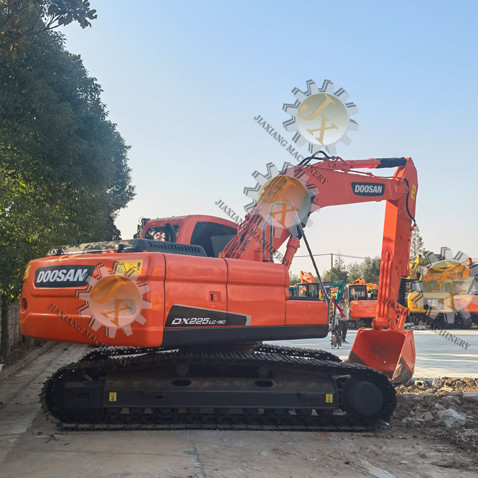 DOOSAN Doosan DX225LC Crawler excavator - Telakaivukone: kuva DOOSAN Doosan DX225LC Crawler excavator - Telakaivukone DOOSAN Doosan DX225LC Crawler excavator - Telakaivukone: kuva DOOSAN Doosan DX225LC Crawler excavator - Telakaivukone