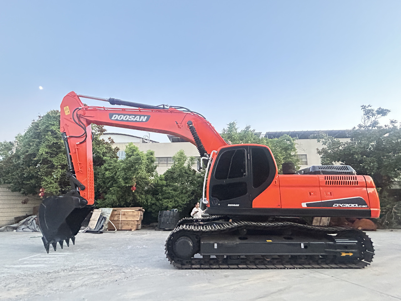 Doosan DX300LC Crawler Excavator - Telakaivukone: kuva Doosan DX300LC Crawler Excavator - Telakaivukone Doosan DX300LC Crawler Excavator - Telakaivukone: kuva Doosan DX300LC Crawler Excavator - Telakaivukone
