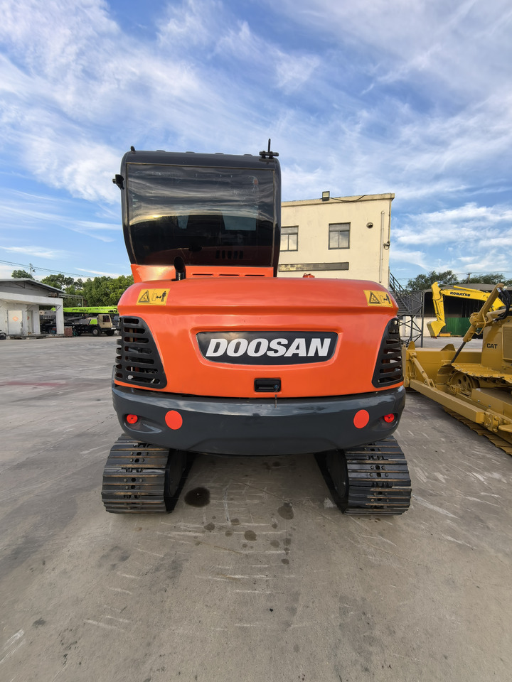 Doosan Dx60 Crawler Excavator - Telakaivukone: kuva Doosan Dx60 Crawler Excavator - Telakaivukone Doosan Dx60 Crawler Excavator - Telakaivukone: kuva Doosan Dx60 Crawler Excavator - Telakaivukone