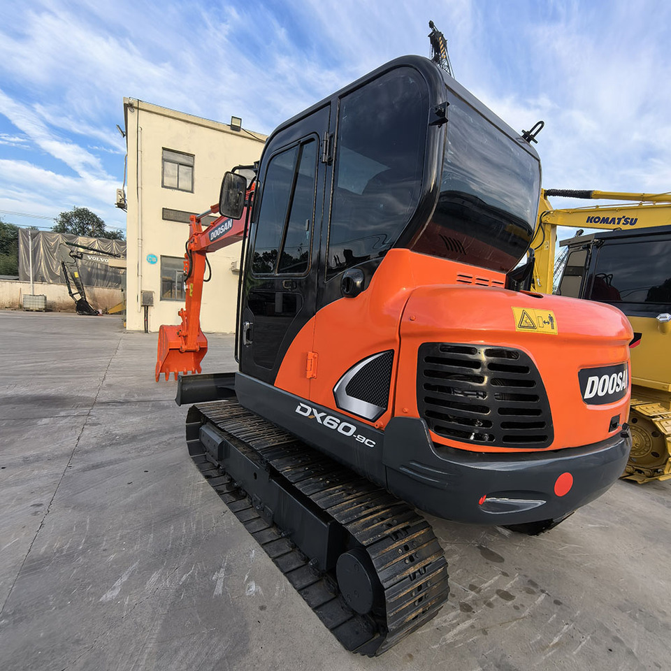 Doosan Dx60  Crawler Excavator - Telakaivukone: kuva  Doosan Dx60  Crawler Excavator - Telakaivukone Doosan Dx60  Crawler Excavator - Telakaivukone: kuva  Doosan Dx60  Crawler Excavator - Telakaivukone