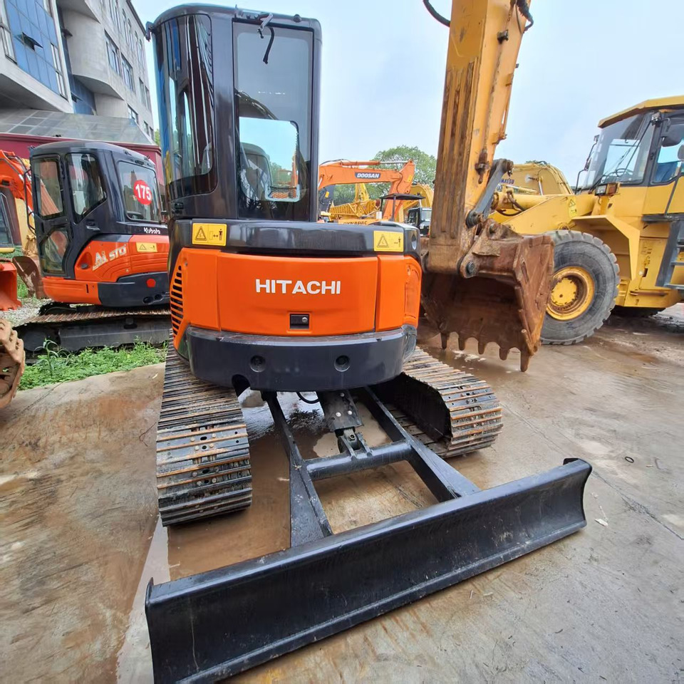 Hitachi ZX50 Excavator - Telakaivukone: kuva Hitachi ZX50 Excavator - Telakaivukone Hitachi ZX50 Excavator - Telakaivukone: kuva Hitachi ZX50 Excavator - Telakaivukone