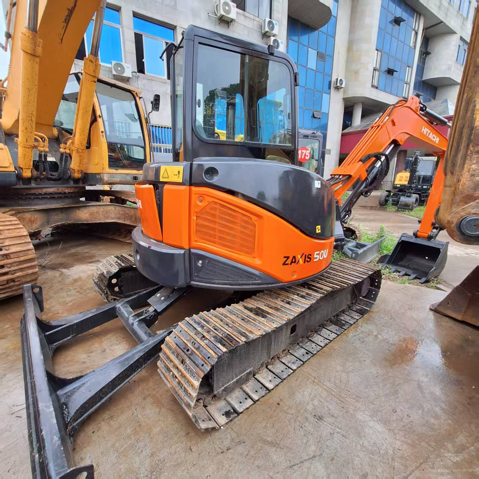 Hitachi ZX50 Excavator - Telakaivukone: kuva Hitachi ZX50 Excavator - Telakaivukone Hitachi ZX50 Excavator - Telakaivukone: kuva Hitachi ZX50 Excavator - Telakaivukone