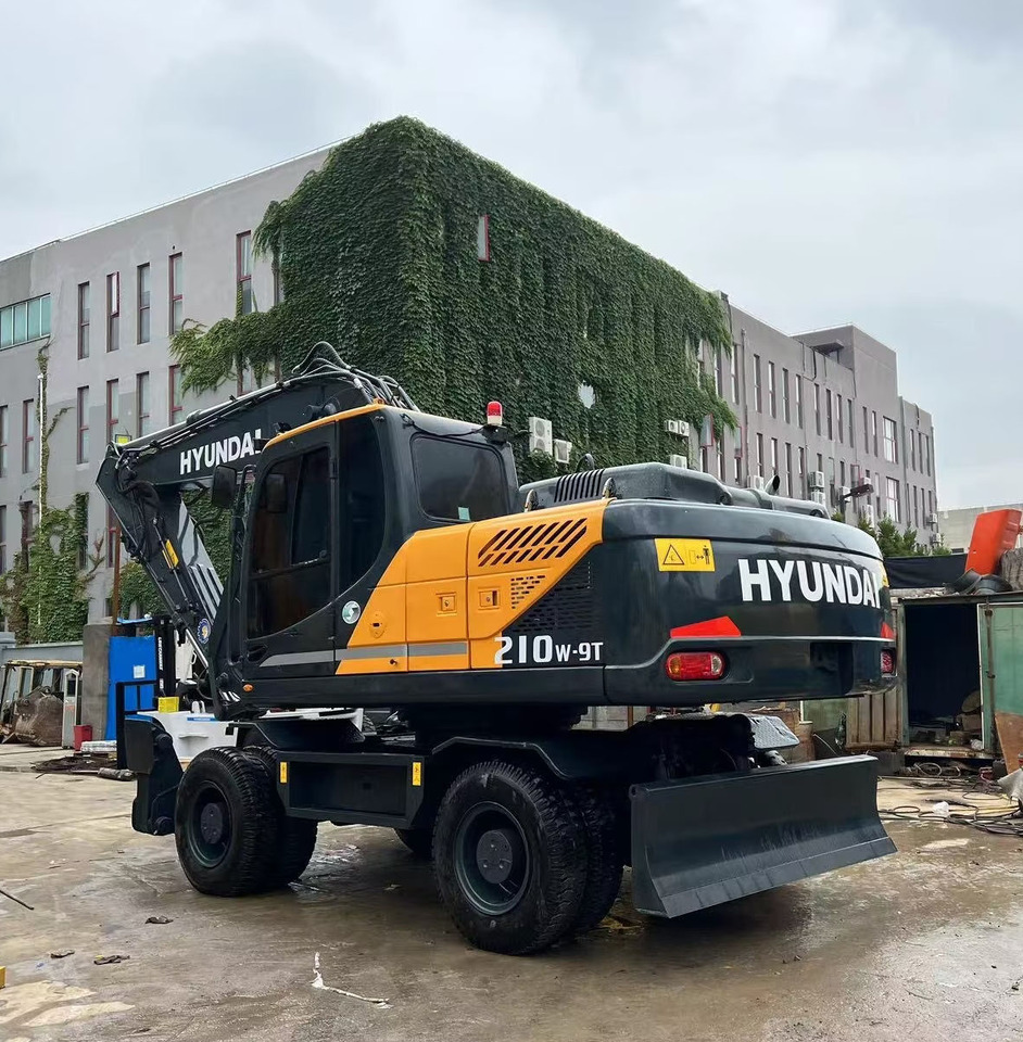 Hyundai 210w-9 wheel excavator - Pyöräalustainen kaivinkone: kuva Hyundai 210w-9 wheel excavator - Pyöräalustainen kaivinkone Hyundai 210w-9 wheel excavator - Pyöräalustainen kaivinkone: kuva Hyundai 210w-9 wheel excavator - Pyöräalustainen kaivinkone