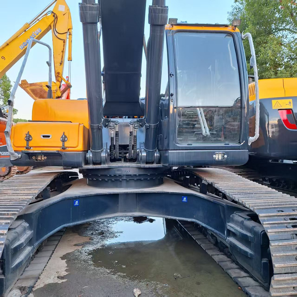 Hyundai 350LVS excavator - Pyöräalustainen kaivinkone: kuva Hyundai 350LVS excavator - Pyöräalustainen kaivinkone Hyundai 350LVS excavator - Pyöräalustainen kaivinkone: kuva Hyundai 350LVS excavator - Pyöräalustainen kaivinkone