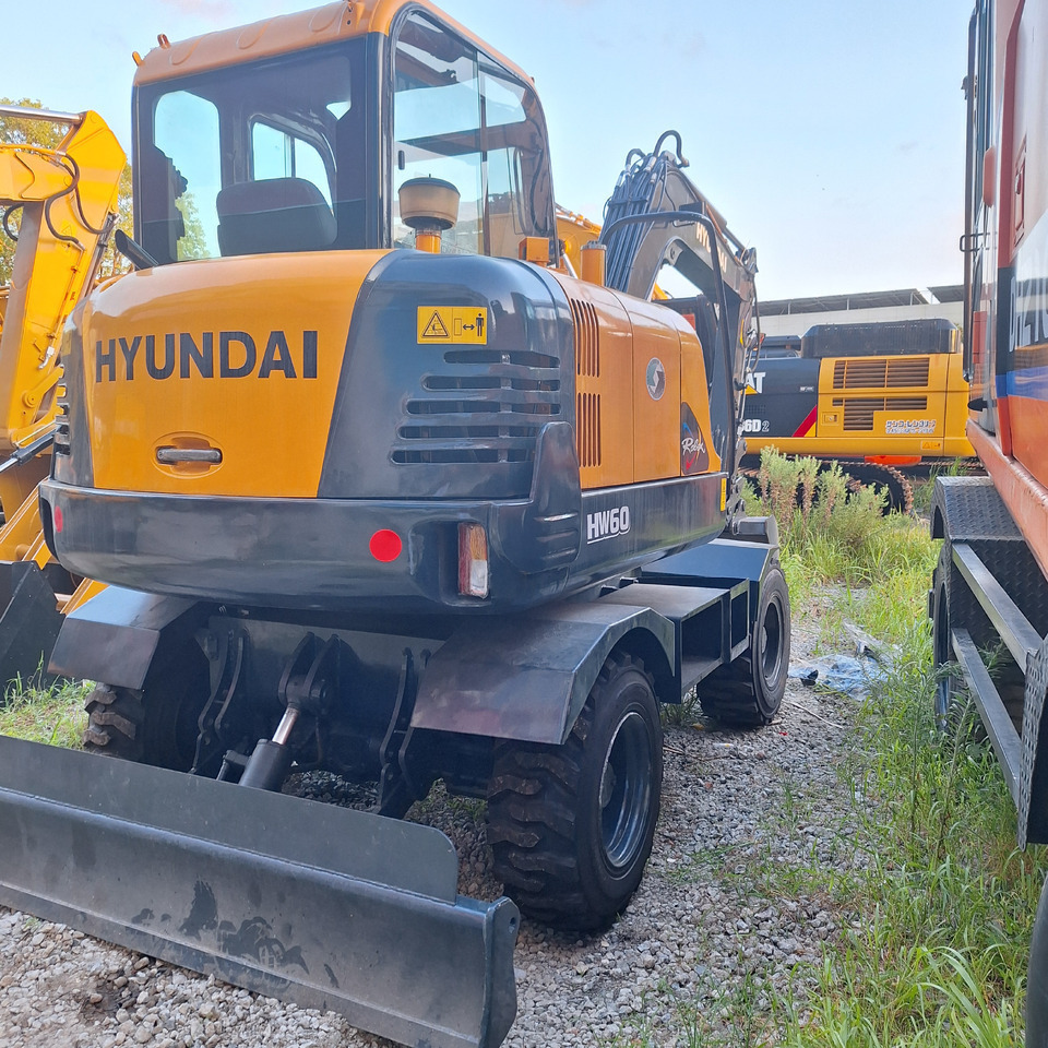 Hyundai 60vs excavator - Pyöräalustainen kaivinkone: kuva Hyundai 60vs excavator - Pyöräalustainen kaivinkone Hyundai 60vs excavator - Pyöräalustainen kaivinkone: kuva Hyundai 60vs excavator - Pyöräalustainen kaivinkone