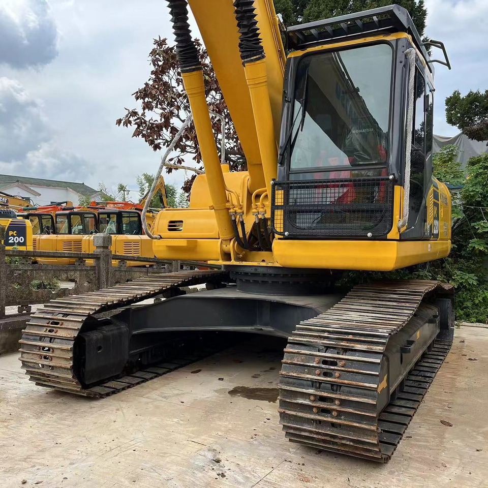 Komatsu PC 220-8 Excavator - Telakaivukone: kuva Komatsu PC 220-8 Excavator - Telakaivukone Komatsu PC 220-8 Excavator - Telakaivukone: kuva Komatsu PC 220-8 Excavator - Telakaivukone