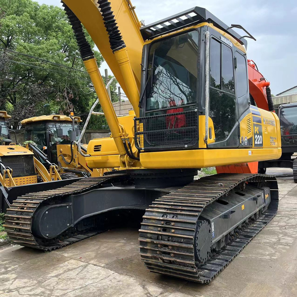 Komatsu PC 220-8 Excavator - Telakaivukone: kuva Komatsu PC 220-8 Excavator - Telakaivukone Komatsu PC 220-8 Excavator - Telakaivukone: kuva Komatsu PC 220-8 Excavator - Telakaivukone