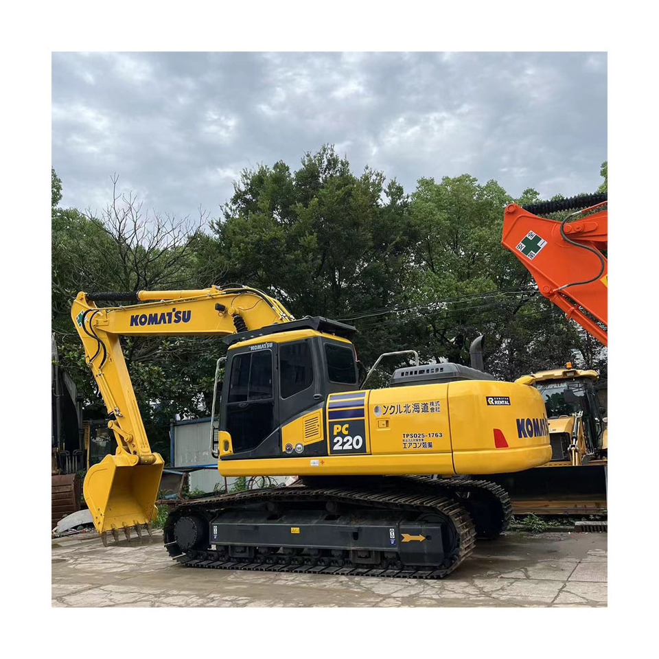 Komatsu PC 220-8 Excavator - Telakaivukone: kuva Komatsu PC 220-8 Excavator - Telakaivukone Komatsu PC 220-8 Excavator - Telakaivukone: kuva Komatsu PC 220-8 Excavator - Telakaivukone