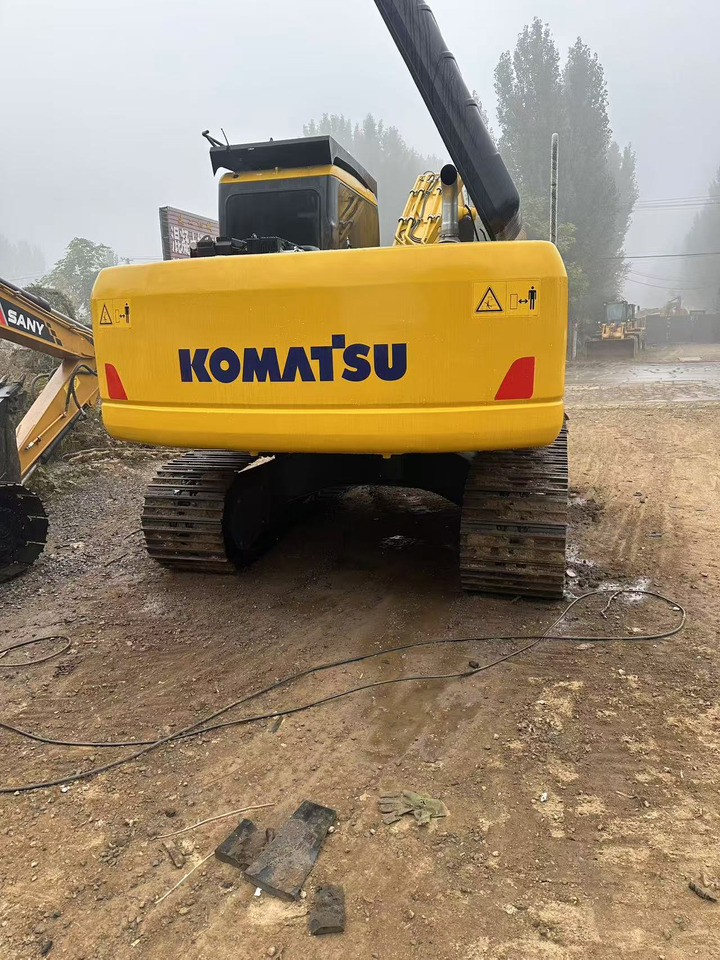 Komatsu PC200-7 excavator - Telakaivukone: kuva Komatsu PC200-7 excavator - Telakaivukone Komatsu PC200-7 excavator - Telakaivukone: kuva Komatsu PC200-7 excavator - Telakaivukone
