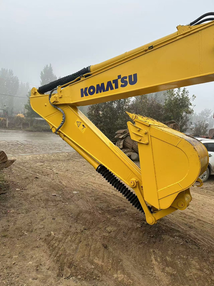 Komatsu PC200-7 excavator - Telakaivukone: kuva Komatsu PC200-7 excavator - Telakaivukone Komatsu PC200-7 excavator - Telakaivukone: kuva Komatsu PC200-7 excavator - Telakaivukone
