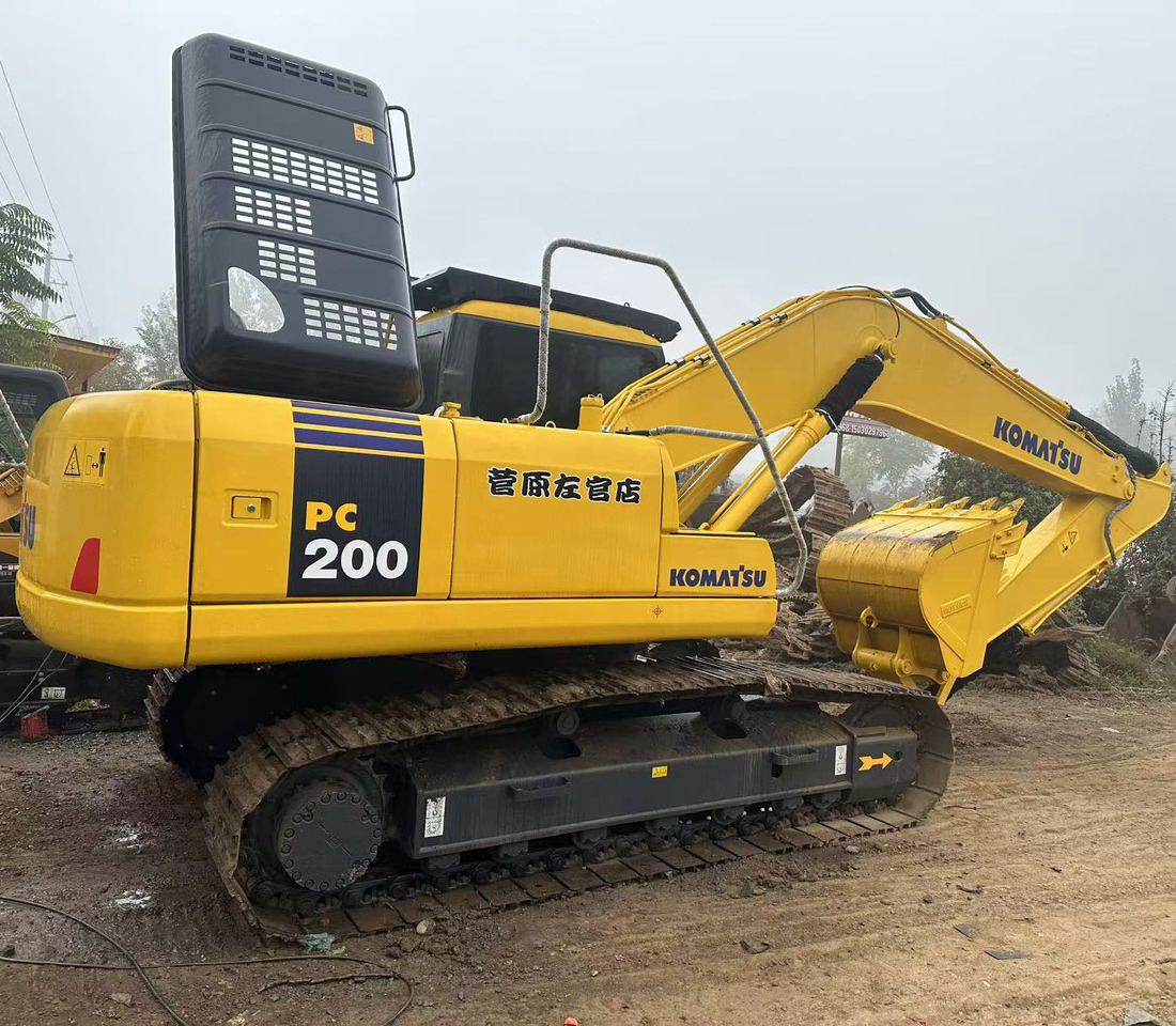 Komatsu PC200-7 excavator - Telakaivukone: kuva Komatsu PC200-7 excavator - Telakaivukone Komatsu PC200-7 excavator - Telakaivukone: kuva Komatsu PC200-7 excavator - Telakaivukone