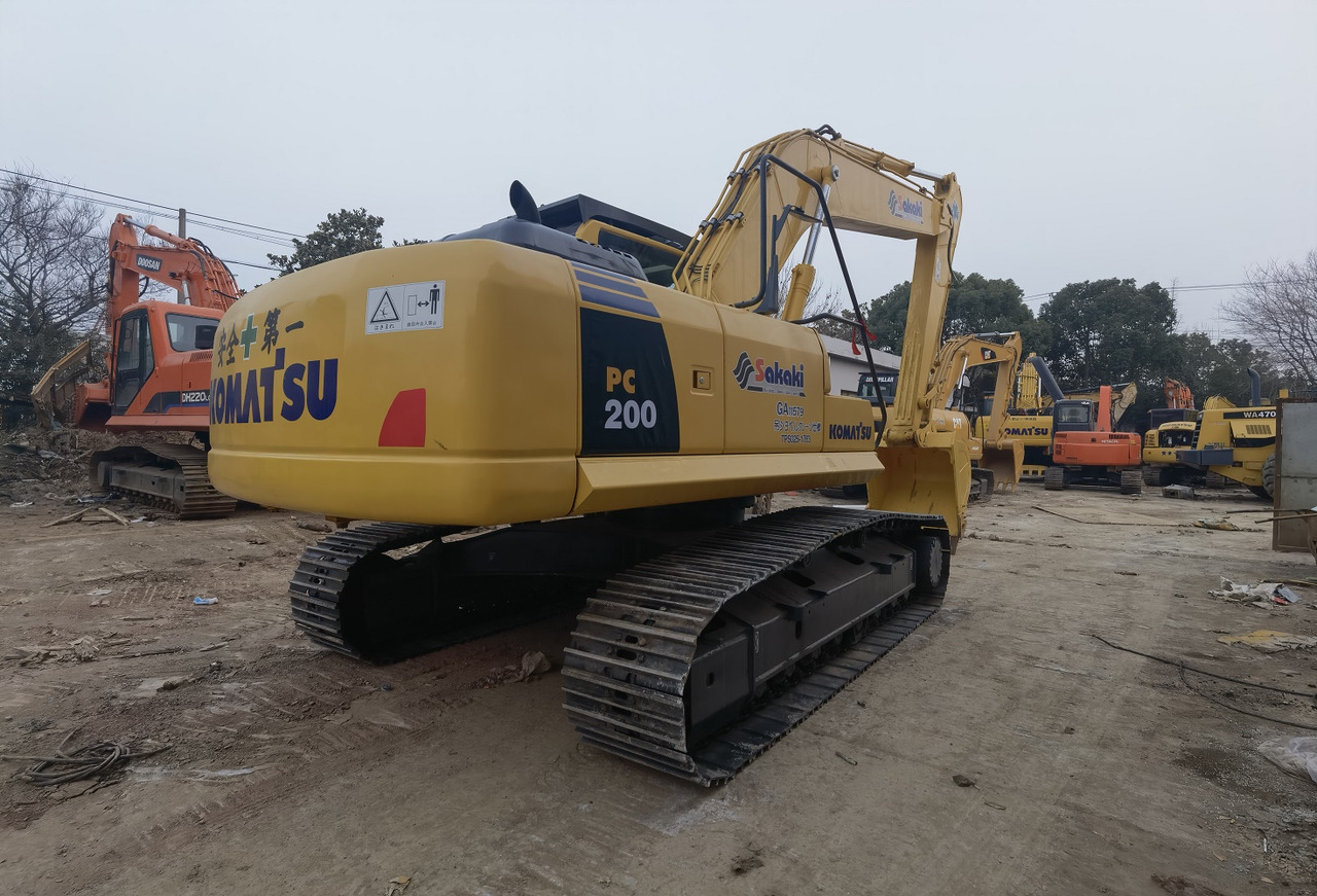 Komatsu PC200-8 Excavator - Telakaivukone: kuva  Komatsu PC200-8 Excavator - Telakaivukone Komatsu PC200-8 Excavator - Telakaivukone: kuva  Komatsu PC200-8 Excavator - Telakaivukone