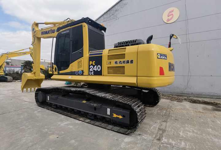 Made in Japan Used Excavator Komatsu PC240LC-8 SECOND HAND Komatsu PC240-8 Digging for Sale - Telakaivukone: kuva Made in Japan Used Excavator Komatsu PC240LC-8 SECOND HAND Komatsu PC240-8 Digging for Sale - Telakaivukone Made in Japan Used Excavator Komatsu PC240LC-8 SECOND HAND Komatsu PC240-8 Digging for Sale - Telakaivukone: kuva Made in Japan Used Excavator Komatsu PC240LC-8 SECOND HAND Komatsu PC240-8 Digging for Sale - Telakaivukone