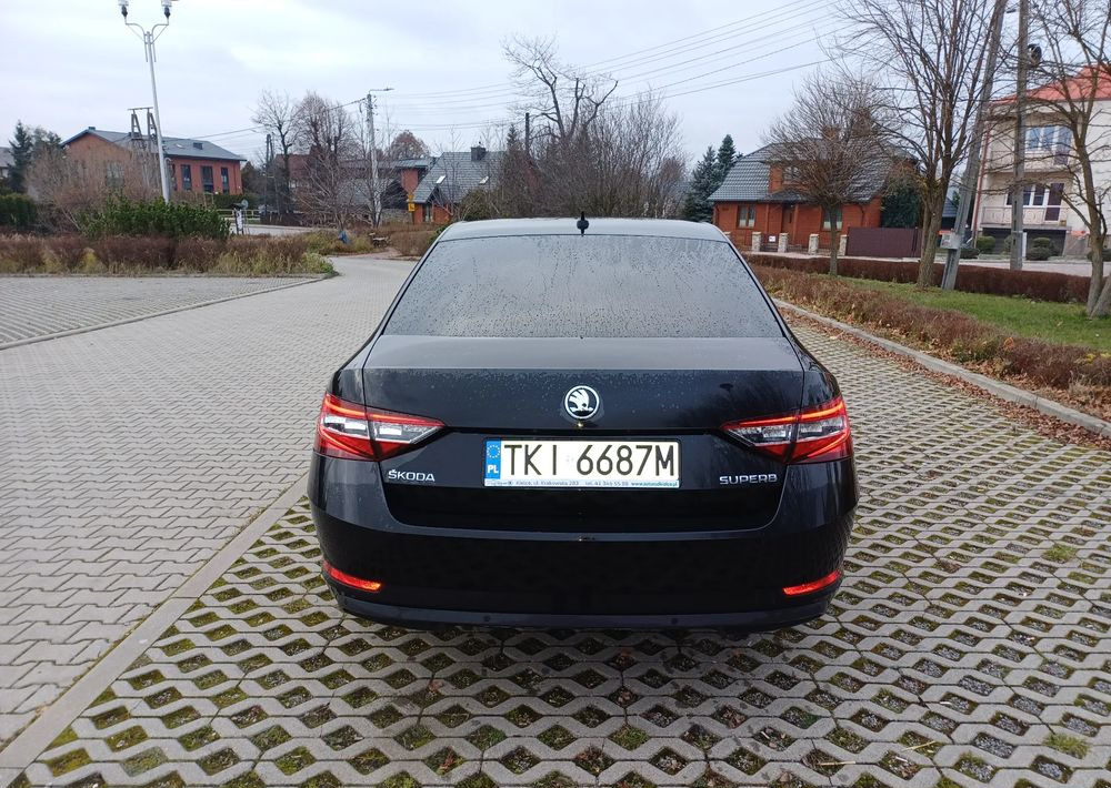 Skoda Superb 2.0 TDI Ambition - Sedan: kuva Skoda Superb 2.0 TDI Ambition - Sedan Skoda Superb 2.0 TDI Ambition - Sedan: kuva Skoda Superb 2.0 TDI Ambition - Sedan