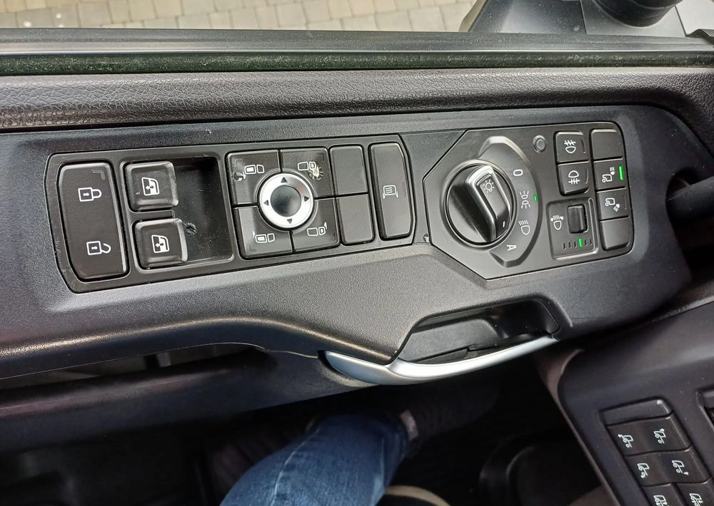 Vetopöytäauto Scania P280 klima postoiowa: kuva Vetopöytäauto Scania P280 klima postoiowa Vetopöytäauto Scania P280 klima postoiowa: kuva Vetopöytäauto Scania P280 klima postoiowa