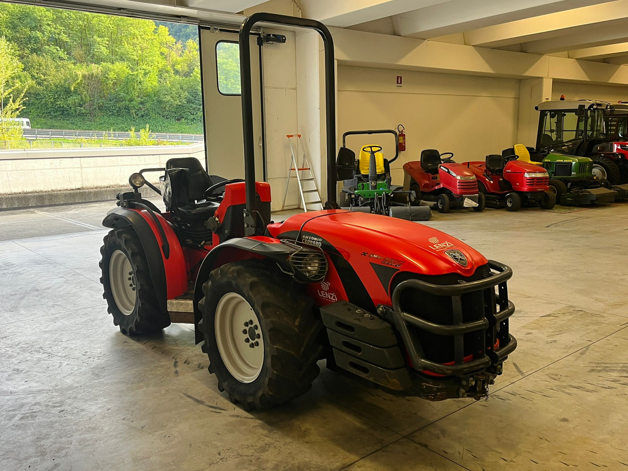 ANTONIO CARRARO SRH 9800 - Traktori: kuva ANTONIO CARRARO SRH 9800 - Traktori ANTONIO CARRARO SRH 9800 - Traktori: kuva ANTONIO CARRARO SRH 9800 - Traktori