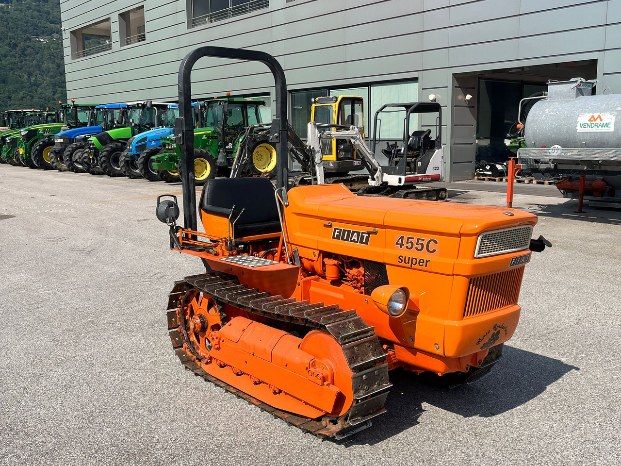 FIAT 455C SUPER - Traktori: kuva FIAT 455C SUPER - Traktori FIAT 455C SUPER - Traktori: kuva FIAT 455C SUPER - Traktori