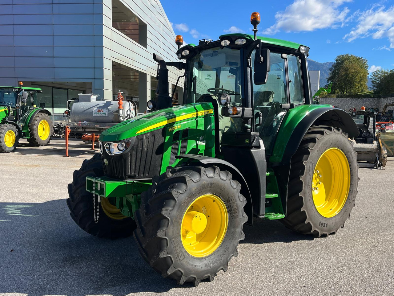 JOHN DEERE 6120 M - Traktori: kuva JOHN DEERE 6120 M - Traktori JOHN DEERE 6120 M - Traktori: kuva JOHN DEERE 6120 M - Traktori