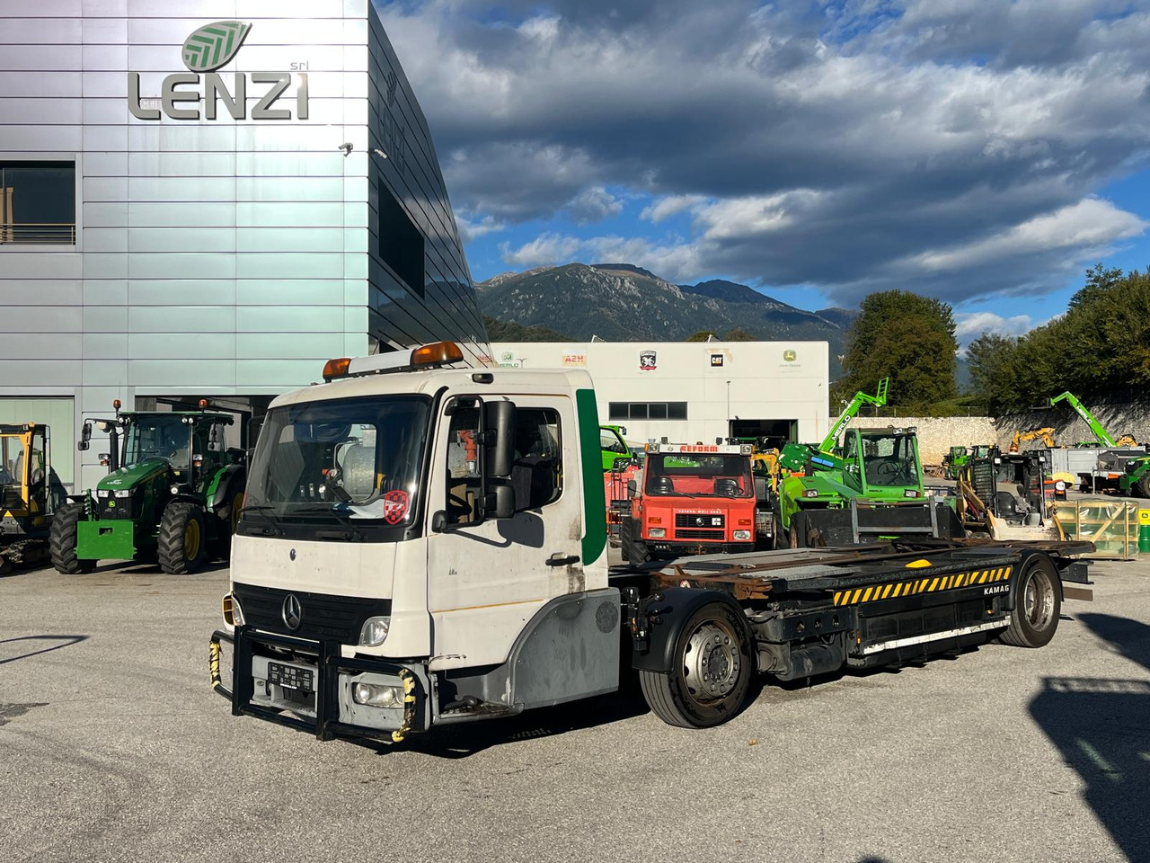 MERCEDES-BENZ KAMAG - Konttialus/ Vaihtokuormatilat kuorma-auto: kuva MERCEDES-BENZ KAMAG - Konttialus/ Vaihtokuormatilat kuorma-auto MERCEDES-BENZ KAMAG - Konttialus/ Vaihtokuormatilat kuorma-auto: kuva MERCEDES-BENZ KAMAG - Konttialus/ Vaihtokuormatilat kuorma-auto