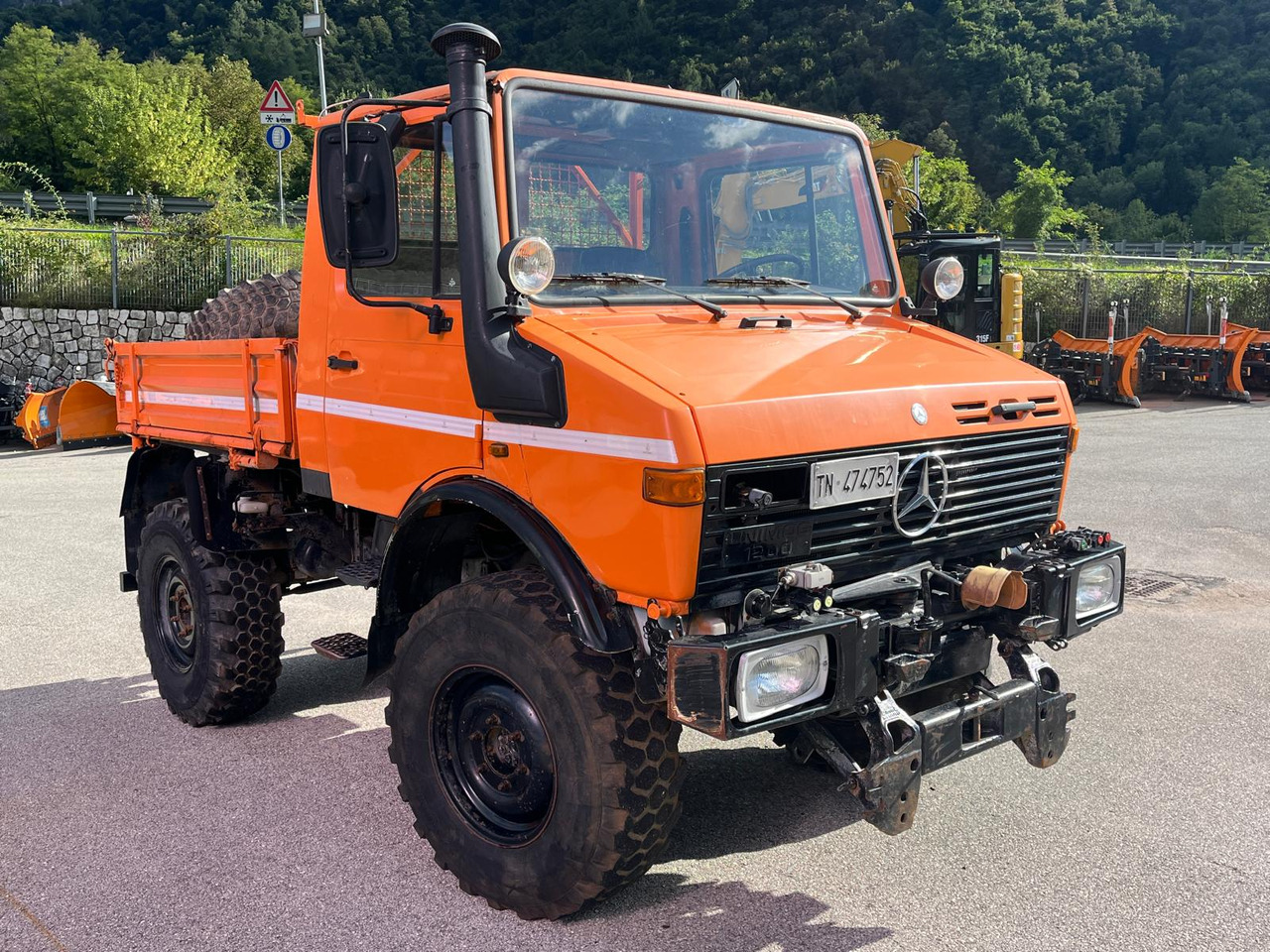 MERCEDES BENZ UNIMOG U1200 – 70 - Kippiauto kuorma-auto: kuva MERCEDES BENZ UNIMOG U1200 – 70 - Kippiauto kuorma-auto MERCEDES BENZ UNIMOG U1200 – 70 - Kippiauto kuorma-auto: kuva MERCEDES BENZ UNIMOG U1200 – 70 - Kippiauto kuorma-auto