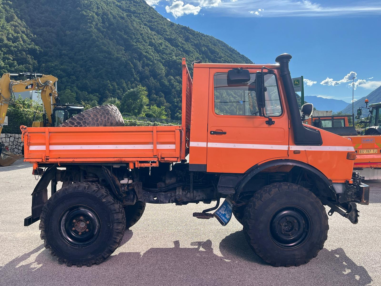 MERCEDES BENZ UNIMOG U1200 – 70 - Kippiauto kuorma-auto: kuva MERCEDES BENZ UNIMOG U1200 – 70 - Kippiauto kuorma-auto MERCEDES BENZ UNIMOG U1200 – 70 - Kippiauto kuorma-auto: kuva MERCEDES BENZ UNIMOG U1200 – 70 - Kippiauto kuorma-auto