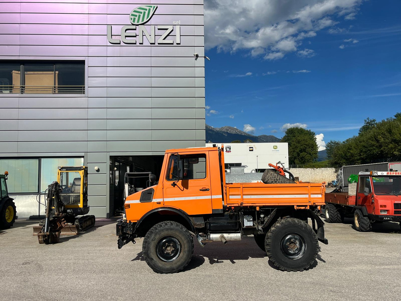 MERCEDES BENZ UNIMOG U1200 – 70 - Kippiauto kuorma-auto: kuva MERCEDES BENZ UNIMOG U1200 – 70 - Kippiauto kuorma-auto MERCEDES BENZ UNIMOG U1200 – 70 - Kippiauto kuorma-auto: kuva MERCEDES BENZ UNIMOG U1200 – 70 - Kippiauto kuorma-auto