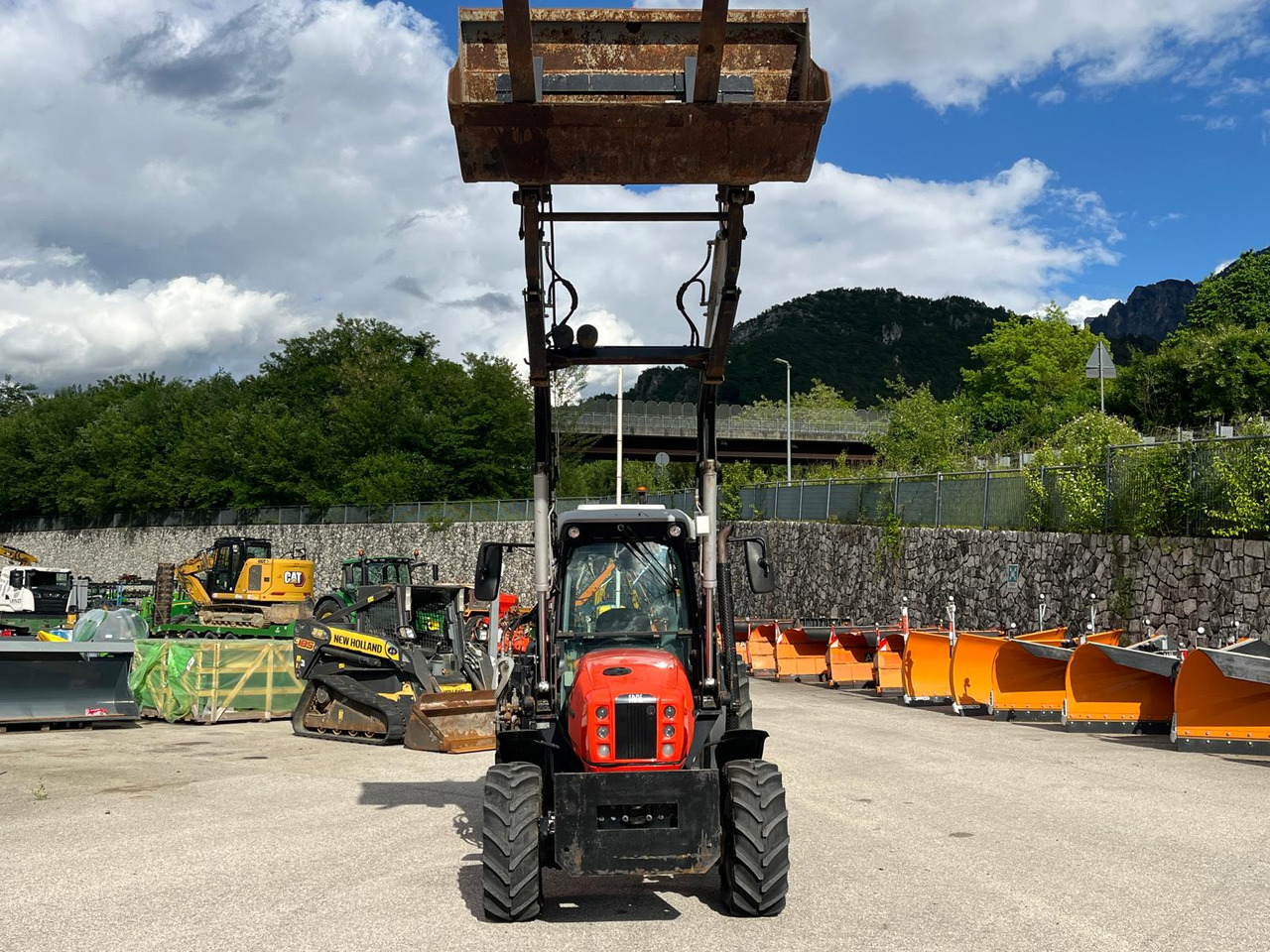 SAME FRUTTETO S 100 – CARICATORE - Traktori: kuva  SAME FRUTTETO S 100 – CARICATORE - Traktori SAME FRUTTETO S 100 – CARICATORE - Traktori: kuva  SAME FRUTTETO S 100 – CARICATORE - Traktori