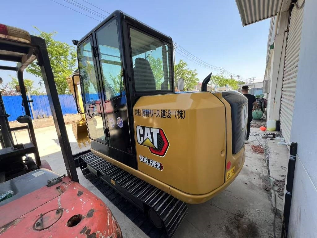 Minikuormaaja CAT CAT305.5E2: kuva Minikuormaaja CAT CAT305.5E2