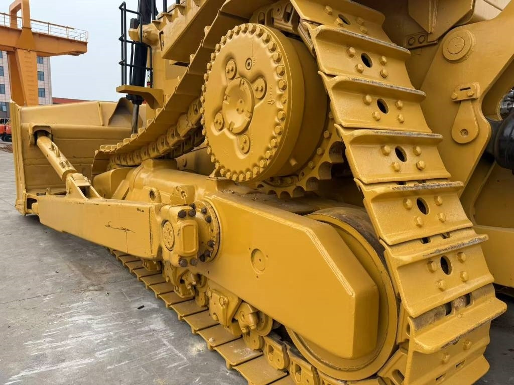 CAT D 10 R - Puskutraktori: kuva CAT D 10 R - Puskutraktori CAT D 10 R - Puskutraktori: kuva CAT D 10 R - Puskutraktori