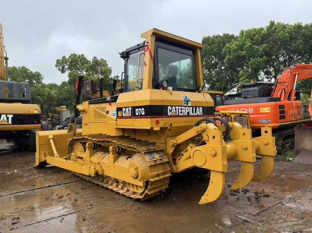 CAT D 7 G - Puskutraktori: kuva CAT D 7 G - Puskutraktori CAT D 7 G - Puskutraktori: kuva CAT D 7 G - Puskutraktori