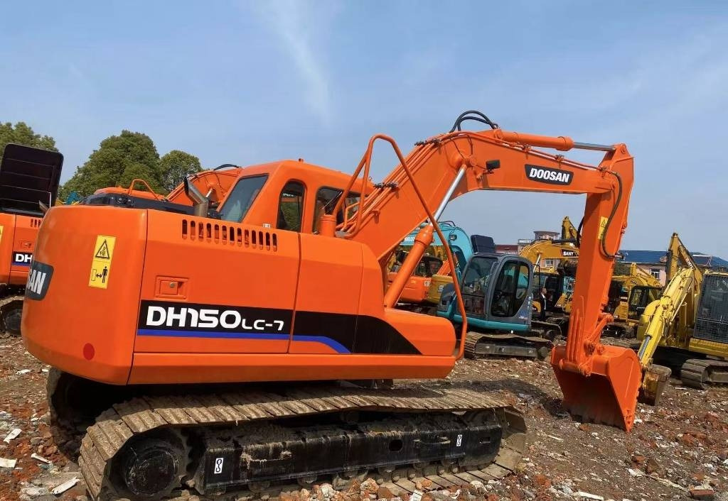Doosan DH 150 - Telakaivukone: kuva Doosan DH 150 - Telakaivukone Doosan DH 150 - Telakaivukone: kuva Doosan DH 150 - Telakaivukone