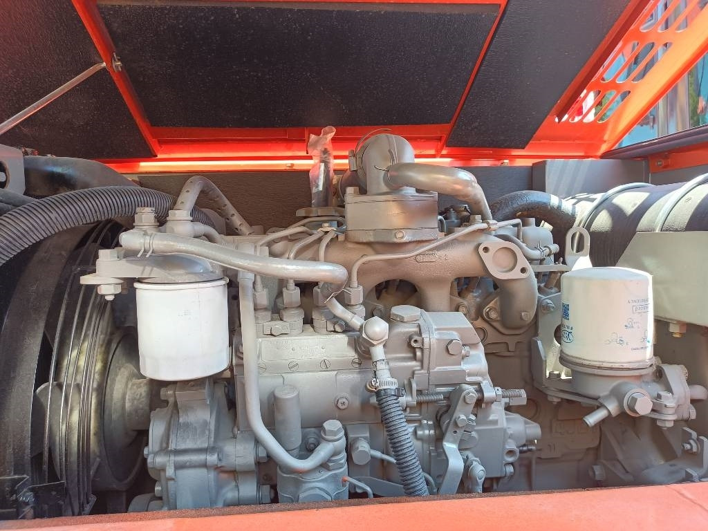 Telakaivukone Hitachi 60: kuva Telakaivukone Hitachi 60 Telakaivukone Hitachi 60: kuva Telakaivukone Hitachi 60