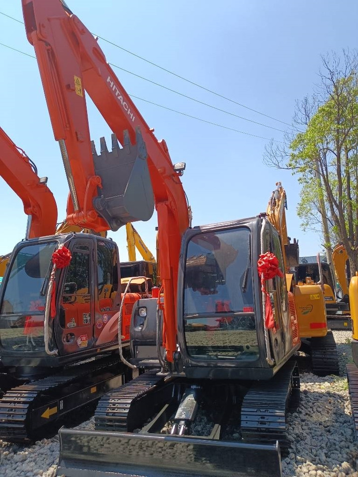 Telakaivukone Hitachi 60: kuva Telakaivukone Hitachi 60 Telakaivukone Hitachi 60: kuva Telakaivukone Hitachi 60