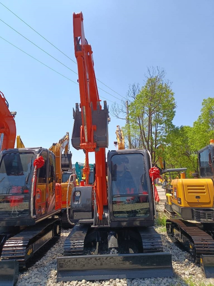 Telakaivukone Hitachi 60: kuva Telakaivukone Hitachi 60 Telakaivukone Hitachi 60: kuva Telakaivukone Hitachi 60