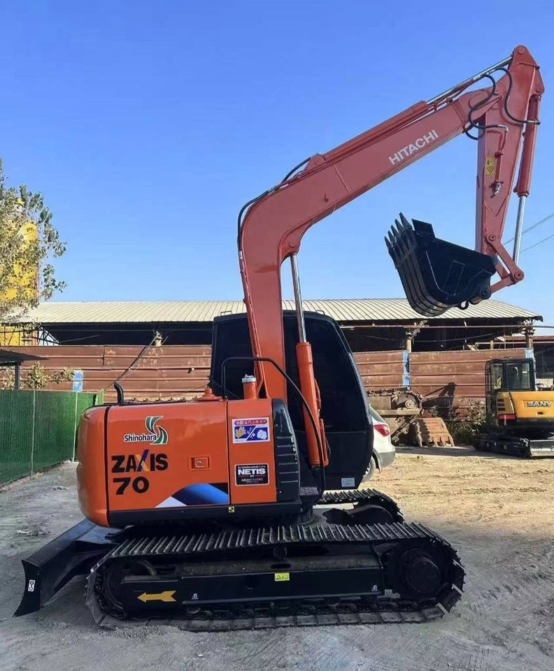 Hitachi 70 - Telakaivukone: kuva Hitachi 70 - Telakaivukone Hitachi 70 - Telakaivukone: kuva Hitachi 70 - Telakaivukone