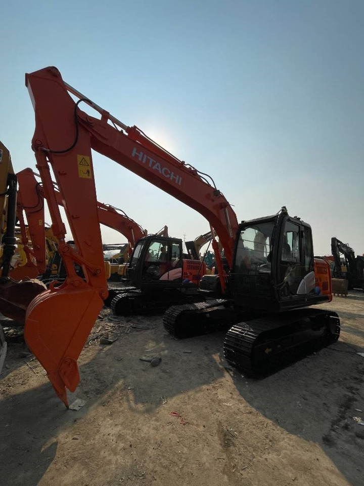 Hitachi ZX 130 H - Telakaivukone: kuva Hitachi ZX 130 H - Telakaivukone Hitachi ZX 130 H - Telakaivukone: kuva Hitachi ZX 130 H - Telakaivukone