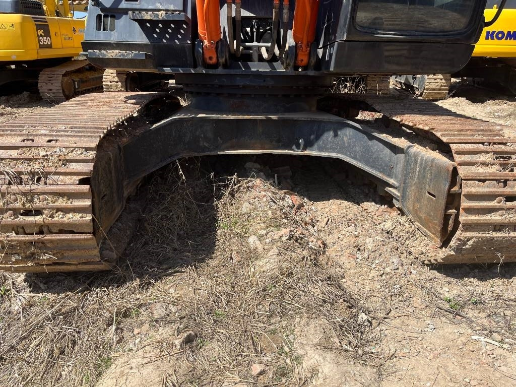 Hitachi ZX 350 - Telakaivukone: kuva Hitachi ZX 350 - Telakaivukone Hitachi ZX 350 - Telakaivukone: kuva Hitachi ZX 350 - Telakaivukone