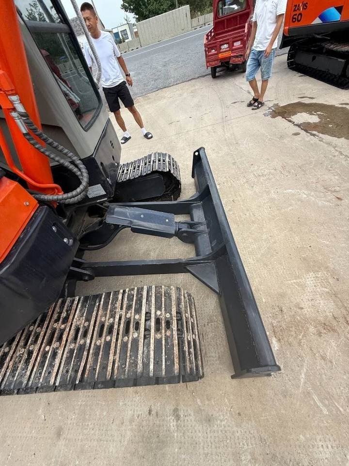 Hitachi ZX 55 - Minikuormaaja: kuva Hitachi ZX 55 - Minikuormaaja Hitachi ZX 55 - Minikuormaaja: kuva Hitachi ZX 55 - Minikuormaaja