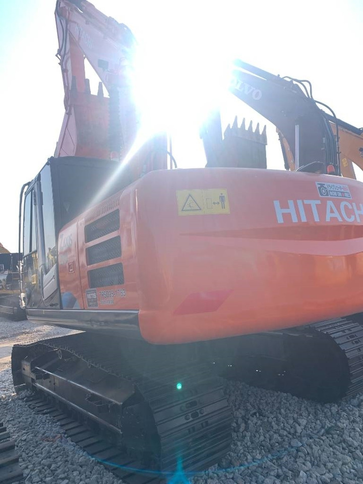 Hitachi Zaxis 200 LC - Telakaivukone: kuva Hitachi Zaxis 200 LC - Telakaivukone Hitachi Zaxis 200 LC - Telakaivukone: kuva Hitachi Zaxis 200 LC - Telakaivukone