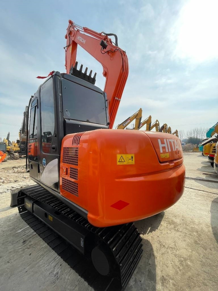 Hitachi Zaxis 70 - Telakaivukone: kuva Hitachi Zaxis 70 - Telakaivukone Hitachi Zaxis 70 - Telakaivukone: kuva Hitachi Zaxis 70 - Telakaivukone