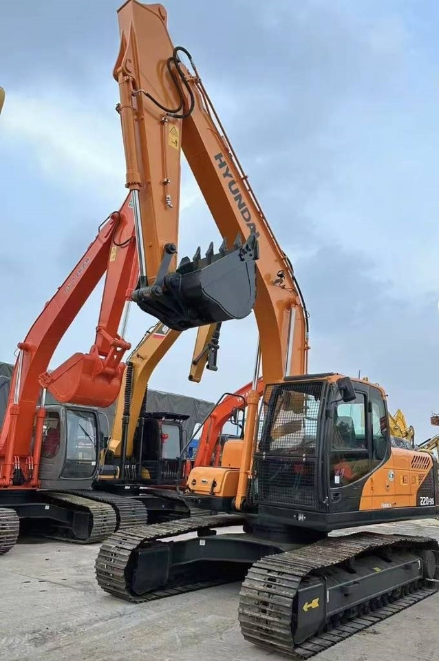 Hyundai 220-9S - Telakaivukone: kuva Hyundai 220-9S - Telakaivukone Hyundai 220-9S - Telakaivukone: kuva Hyundai 220-9S - Telakaivukone