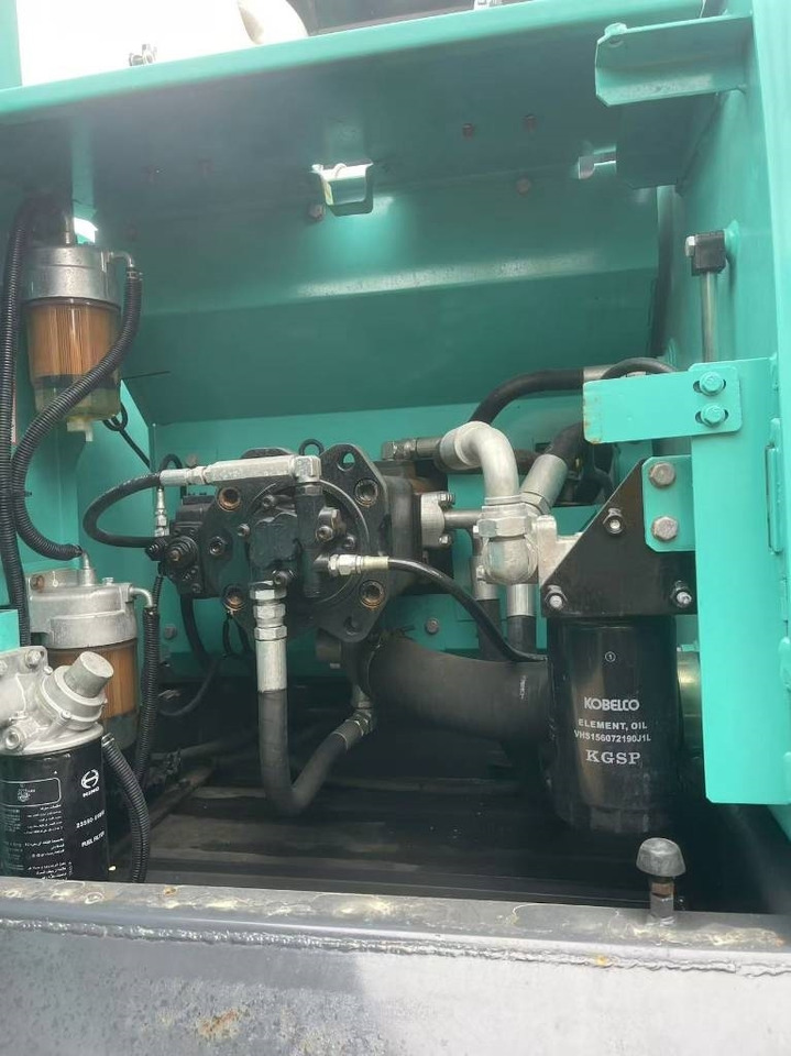 Kobelco SK 200 - Telakaivukone: kuva Kobelco SK 200 - Telakaivukone Kobelco SK 200 - Telakaivukone: kuva Kobelco SK 200 - Telakaivukone