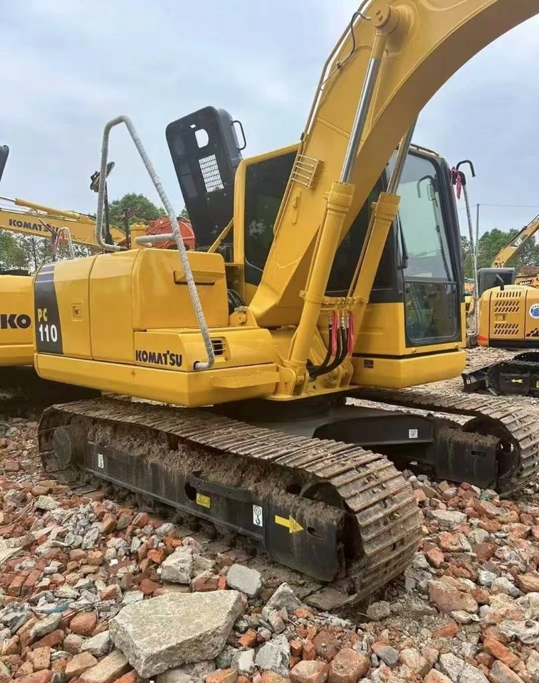 Komatsu PC 110 - Telakaivukone: kuva Komatsu PC 110 - Telakaivukone Komatsu PC 110 - Telakaivukone: kuva Komatsu PC 110 - Telakaivukone