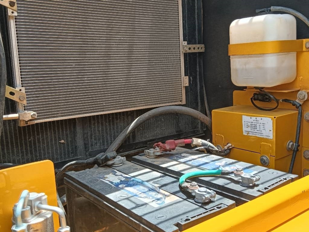 Komatsu PC 160 - Telakaivukone: kuva Komatsu PC 160 - Telakaivukone Komatsu PC 160 - Telakaivukone: kuva Komatsu PC 160 - Telakaivukone