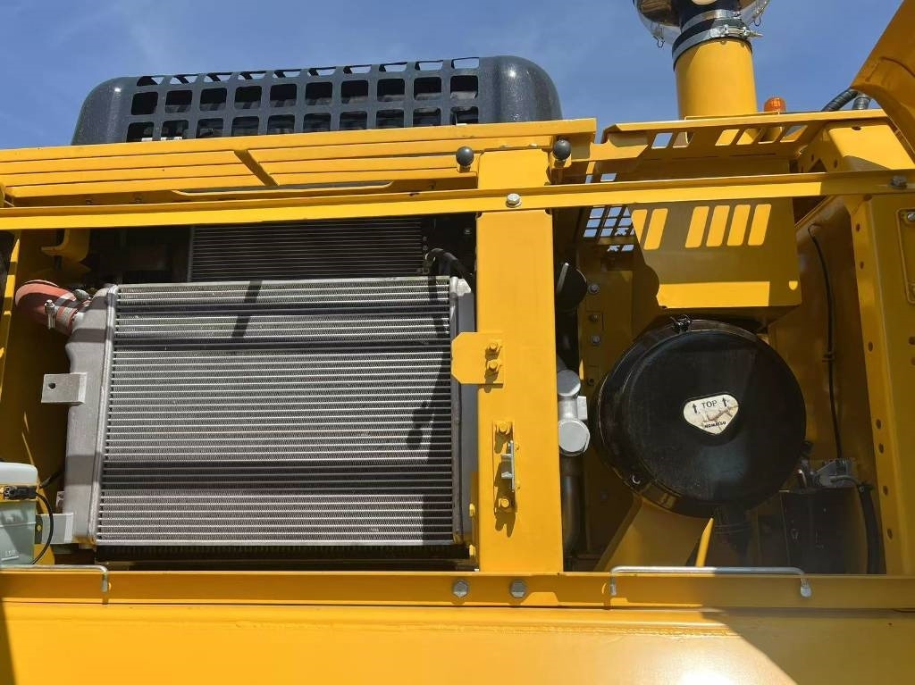 Komatsu PC 300 - Telakaivukone: kuva Komatsu PC 300 - Telakaivukone Komatsu PC 300 - Telakaivukone: kuva Komatsu PC 300 - Telakaivukone