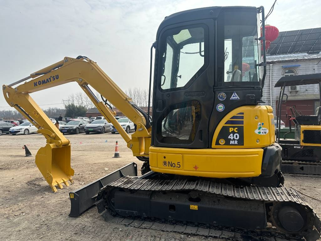 Komatsu PC 40 - Minikuormaaja: kuva Komatsu PC 40 - Minikuormaaja Komatsu PC 40 - Minikuormaaja: kuva Komatsu PC 40 - Minikuormaaja