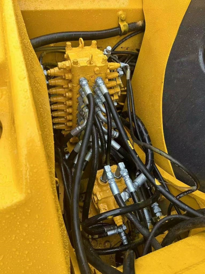 Komatsu PC 60 - Minikuormaaja: kuva Komatsu PC 60 - Minikuormaaja Komatsu PC 60 - Minikuormaaja: kuva Komatsu PC 60 - Minikuormaaja