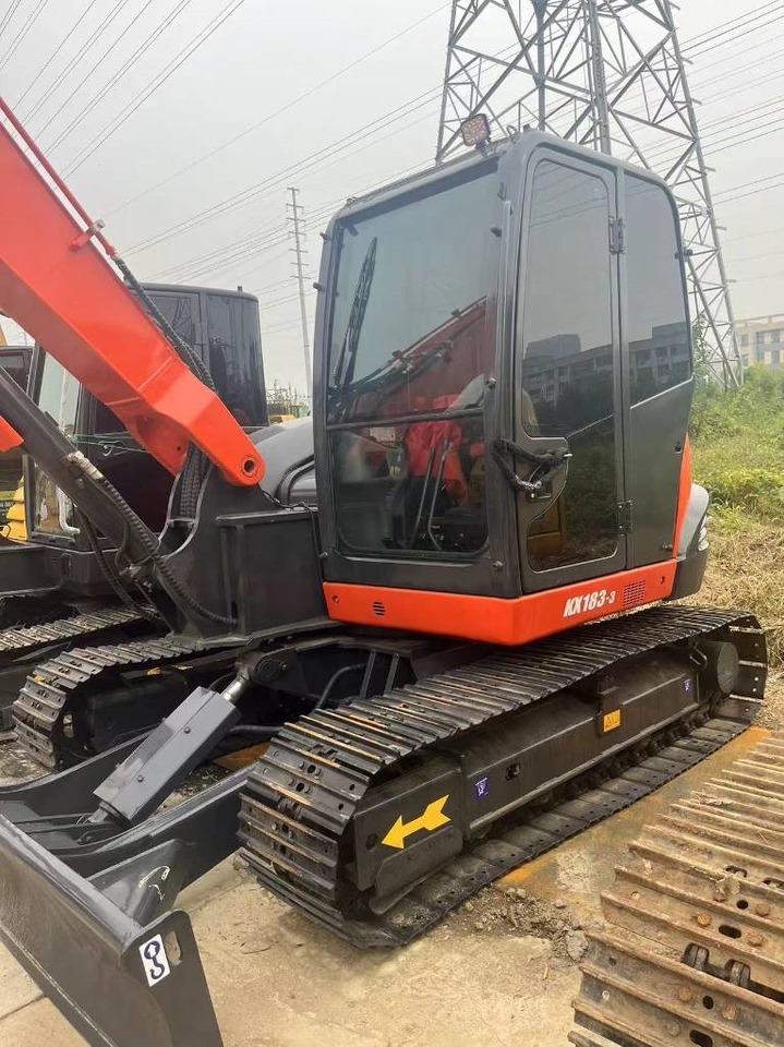 Kubota KX 183 - Telakaivukone: kuva Kubota KX 183 - Telakaivukone Kubota KX 183 - Telakaivukone: kuva Kubota KX 183 - Telakaivukone