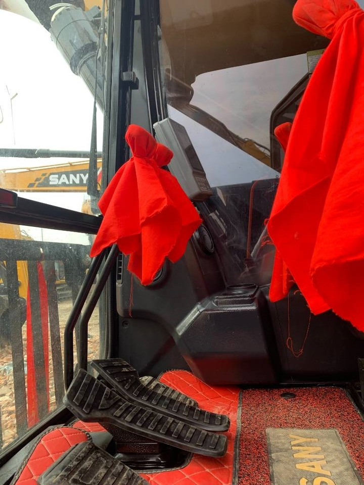 Sany SY 215 C - Telakaivukone: kuva Sany SY 215 C - Telakaivukone Sany SY 215 C - Telakaivukone: kuva Sany SY 215 C - Telakaivukone